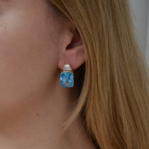 Złote kolczyki z cyrkonią w kolorze blu topaz próby 585