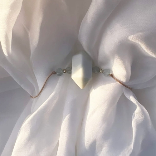 Złota bransoletka handmade z kamieniem księżycowym 585