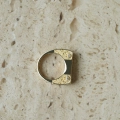 Złoty pierścionek 585 geometryczny z cyrkoniami Modern Edge
