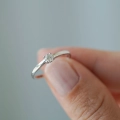 Pierścionek Celeste Prestige z białego złota z diamentem próby 585