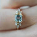 Złoty pierścionek zaręczynowy Royal Sky Blue z naturalnym topazem i diamentami próby 585