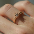 Złoty pierścionek Korona z cyrkonią próby 585