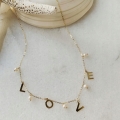 Złoty choker 5 wiszących pereł z napisem LOVE 585